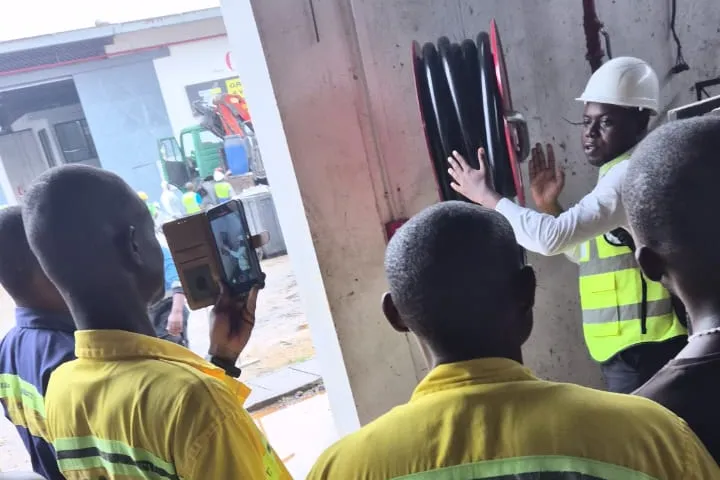 Formation — Démonstration d'utilisation d'un dévidoir incendie