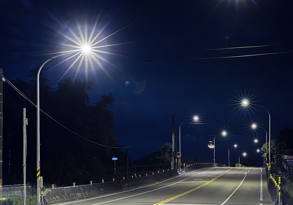 Lampadaires solaires pour éclairage public — Fourniture et installation de lampadaires solaires All-in pour l'éclairage public.