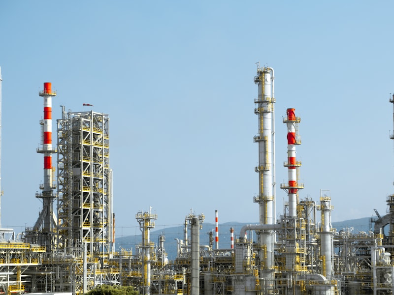 Secteur Industrie — Nous accompagnons les acteurs industriels dans la fiabilité et la performance de leurs installations électriques.